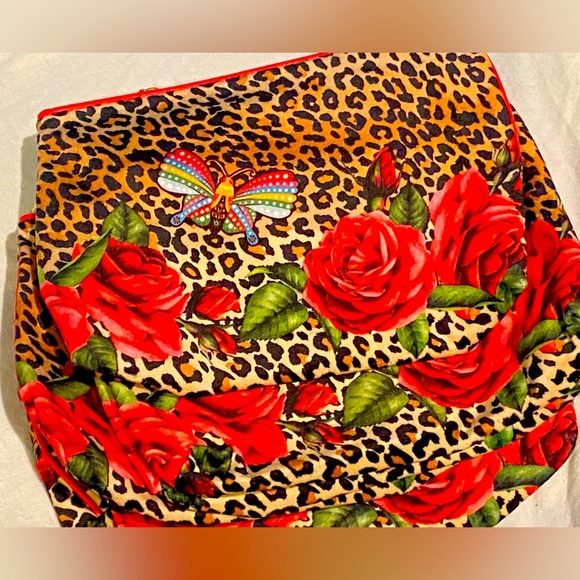 Estee Lauder Handbags - (2) Estée Lauder Cosmetic Makeup Bags